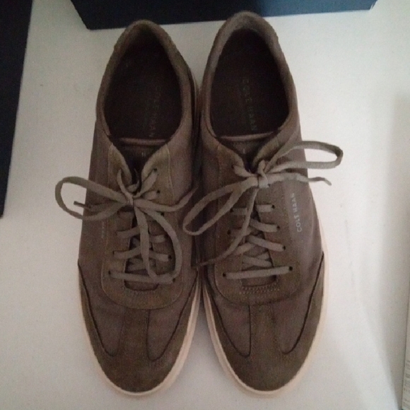 Cole Haan Green Sneakers Sleek Low-Top Design - Picture 2 of 8